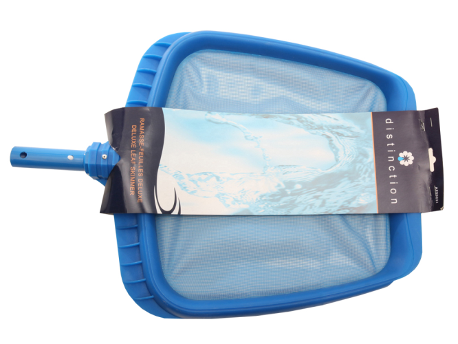 Polymer leaf skimmer with pick-up scoop edge